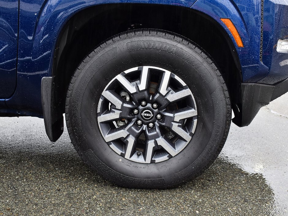 2023 Nissan Frontier CREW CAB SV 4x4  NISSAN CANADA CERTIFIED PRE OWNED-28