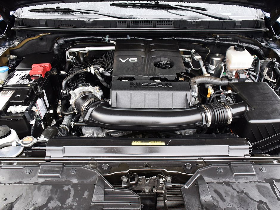 2023 Nissan Frontier CREW CAB SV 4x4  NISSAN CANADA CERTIFIED PRE OWNED-29