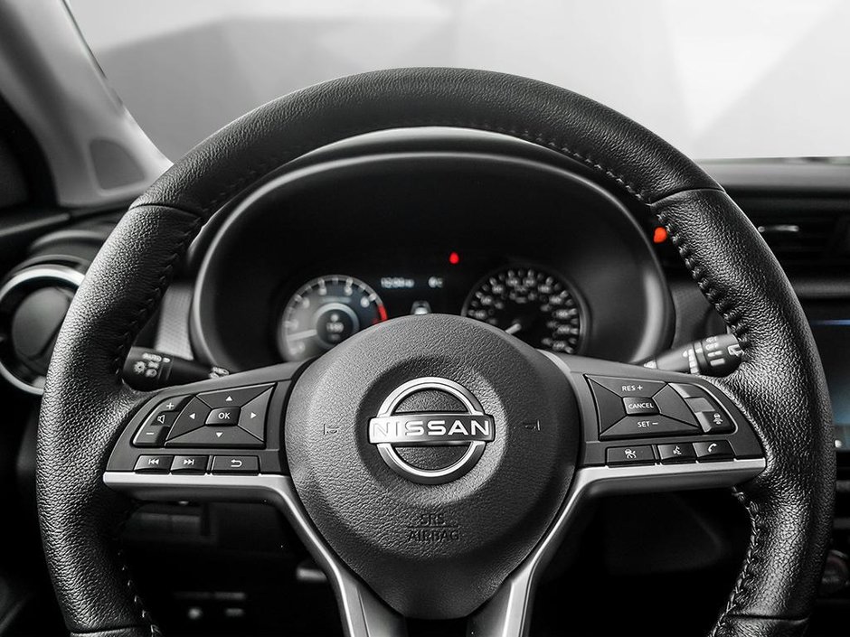 2025 Nissan KICKS PLAY SV-12