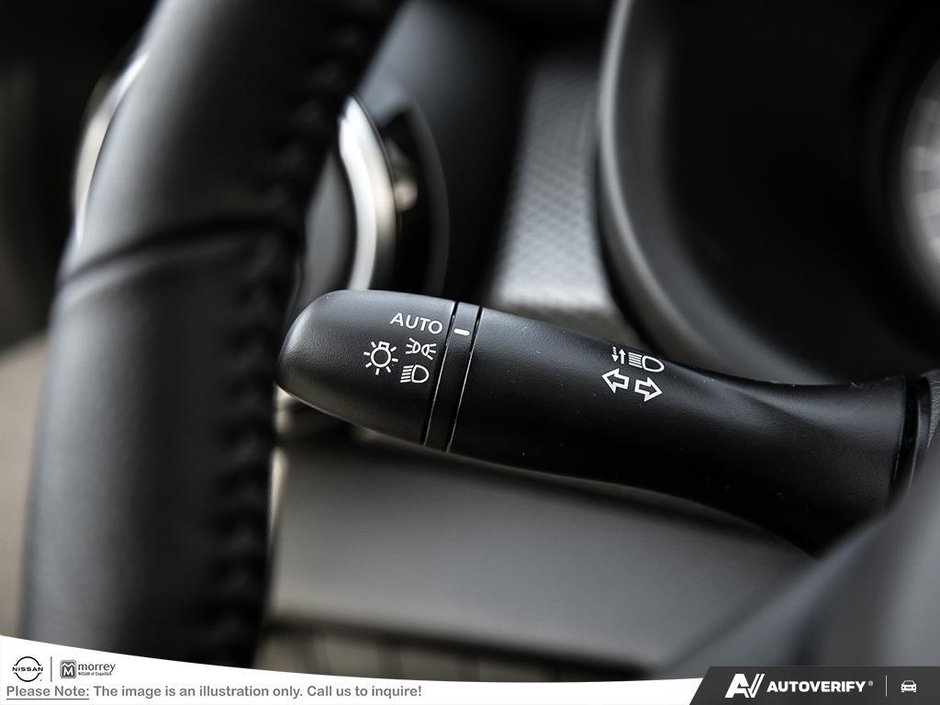 2025 Nissan Kicks Play SV FWD-23