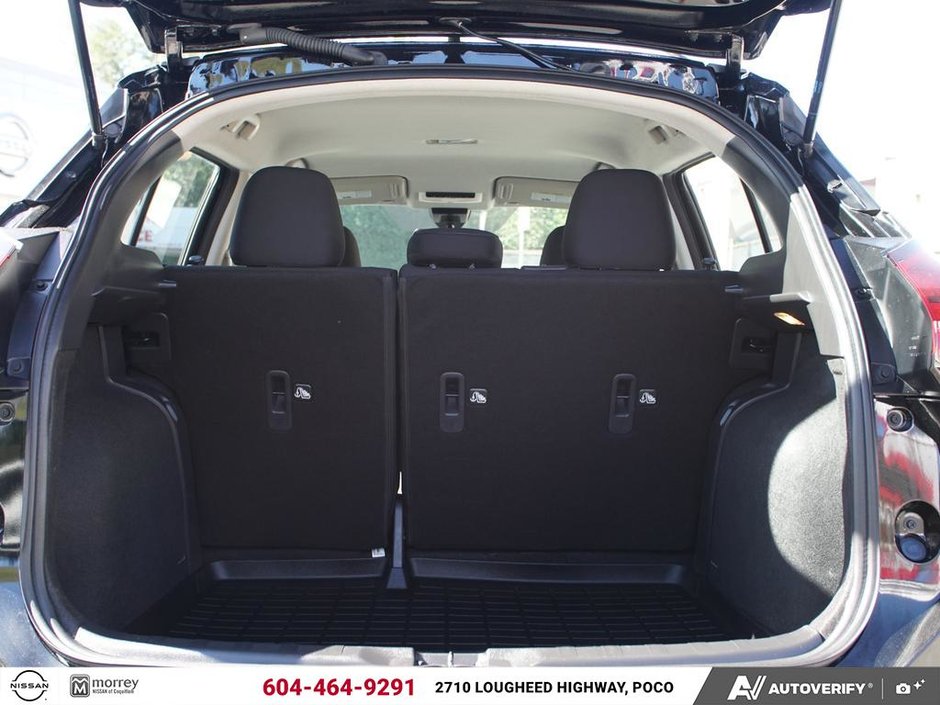 2025 Nissan Kicks Play SV NISSAN CANADA CERTIFIED PRE OWNED-11