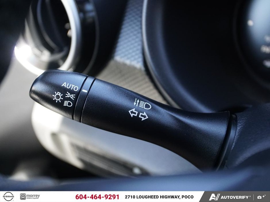 2025 Nissan Kicks Play SV NISSAN CANADA CERTIFIED PRE OWNED-17