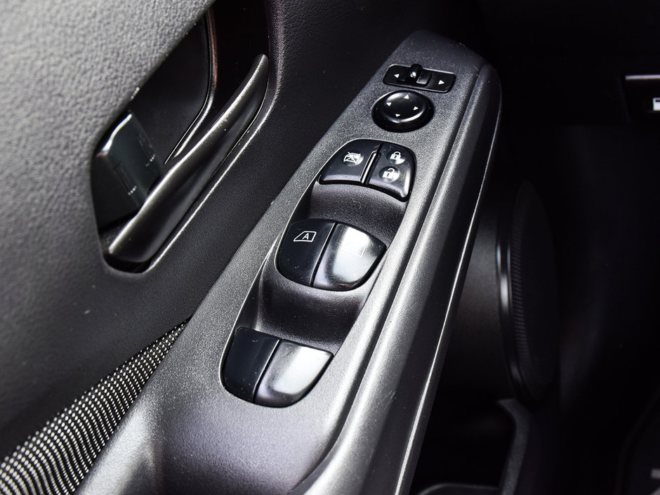 2020 Nissan Kicks S NISSAN CERTIFIED PRE OWNED-23