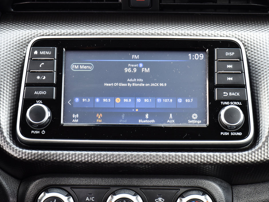 2020 Nissan Kicks S NISSAN CERTIFIED PRE OWNED-17