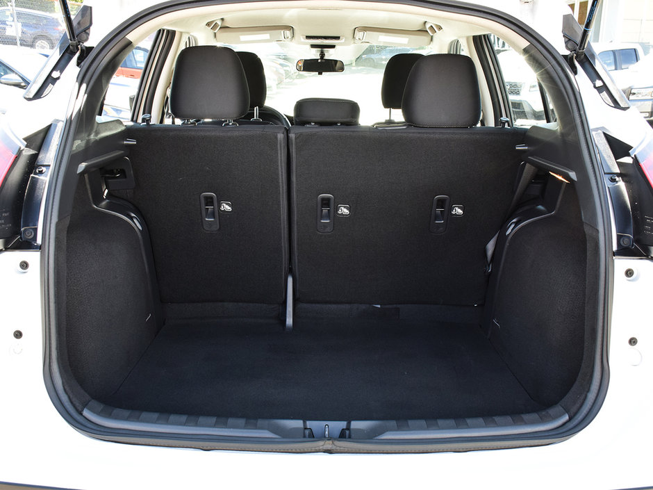 2023 Nissan Kicks SV NISSAN CERTIFIED PRE OWNED-24