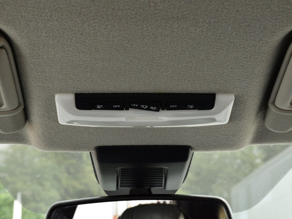 2023 Nissan Kicks SR PREMIUM NISSAN CERTIFIED PRE OWNED-21