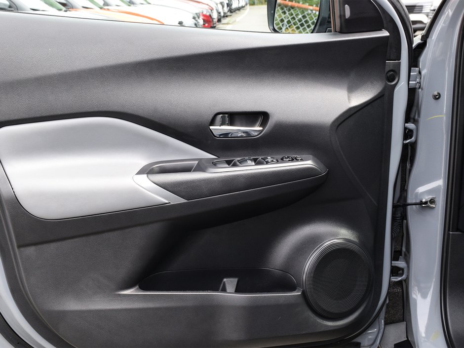 2023 Nissan Kicks SR PREMIUM NISSAN CERTIFIED PRE OWNED-22