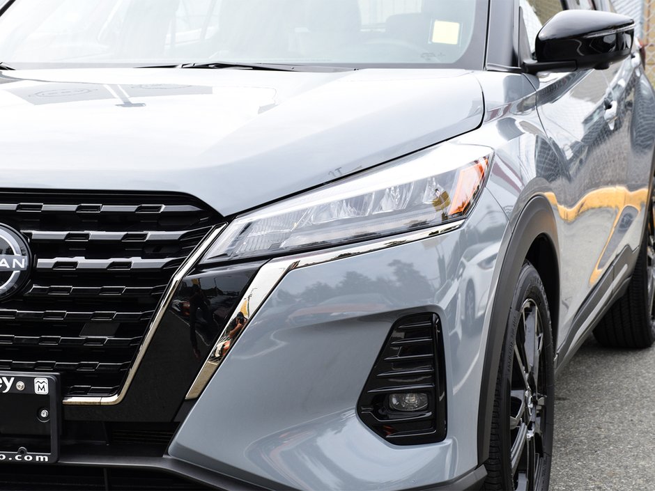 2023 Nissan Kicks SR PREMIUM NISSAN CERTIFIED PRE OWNED-27