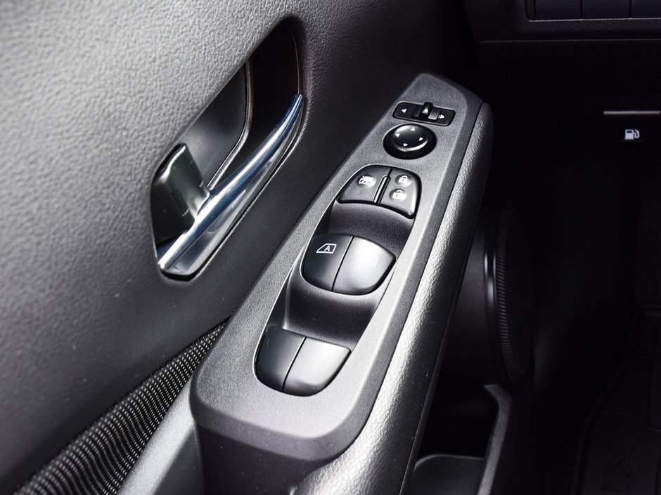 2024 Nissan Kicks SV NISSAN CERTIFIED PRE OWNED-23