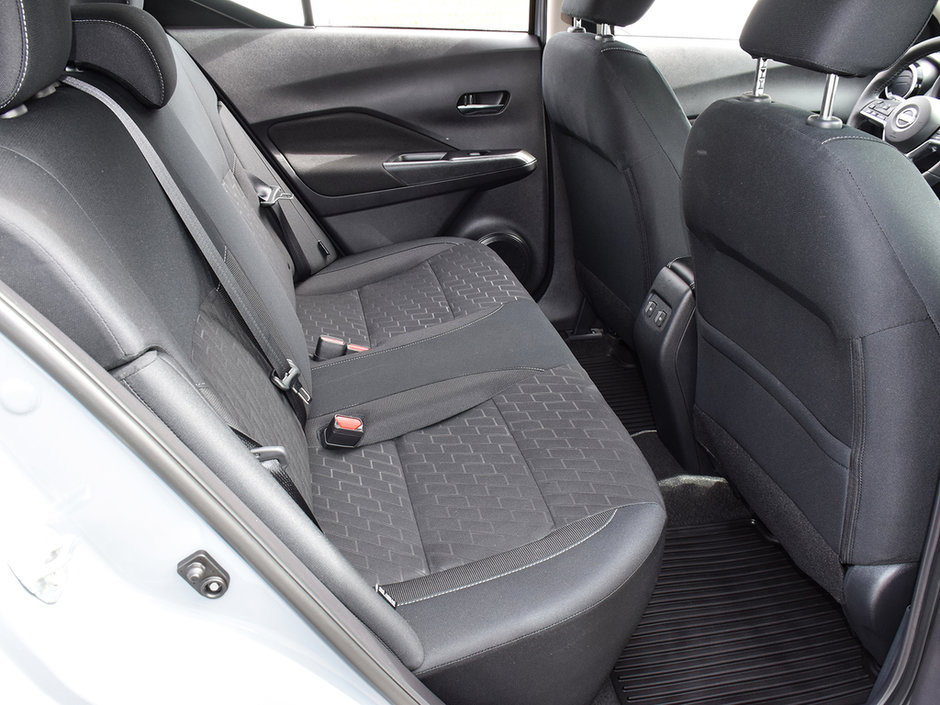 2024 Nissan Kicks SV NISSAN CERTIFIED PRE OWNED-20