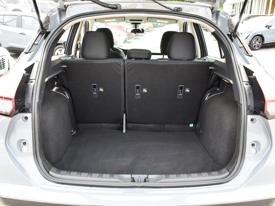 2024 Nissan Kicks SV NISSAN CERTIFIED PRE OWNED-24