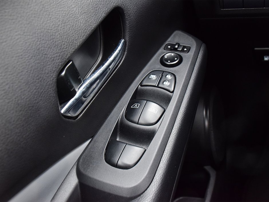 2024 Nissan Kicks SR PREMIUM NISSAN CANADA CERTIFIED-24