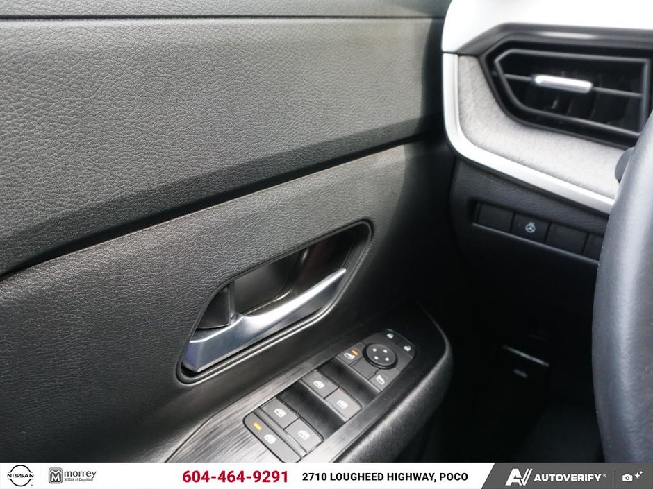 2025 Nissan Kicks SV AWD NISSAN CANADA CERTIFIED PRE OWNED-19