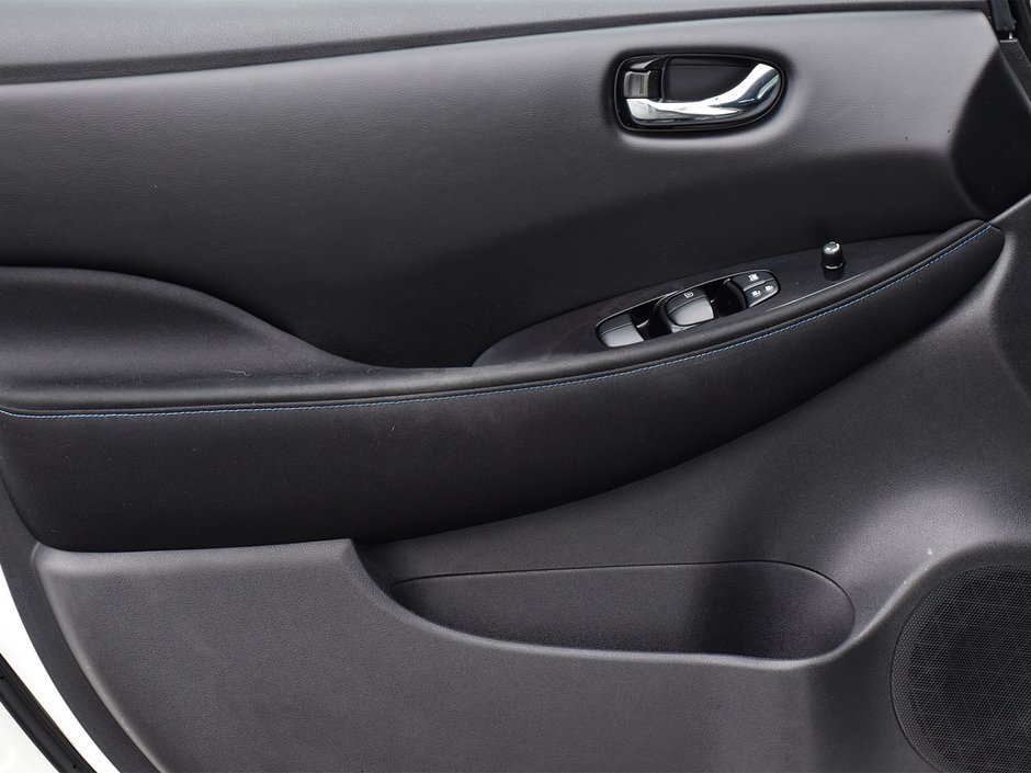 2022 Nissan LEAF SV AWD NISSAN CANADA CERTIFIED PRE OWNED-25