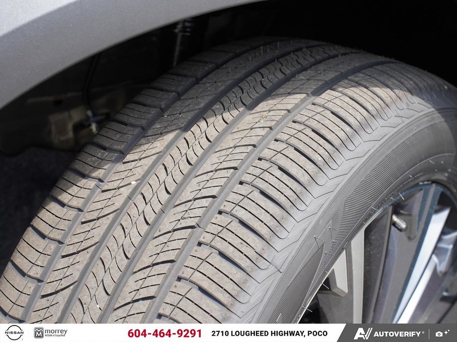 2026 Nissan Pathfinder Platinum Captains Chair-6
