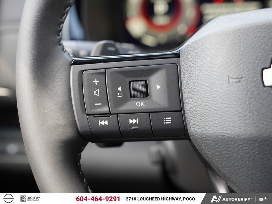 2026 Nissan Pathfinder Platinum Captains Chair-17