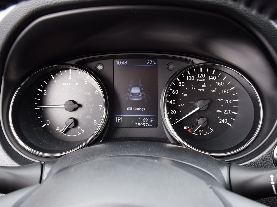 2021 Nissan Qashqai SV NISSAN CERTIFIED PRE OWNED-13