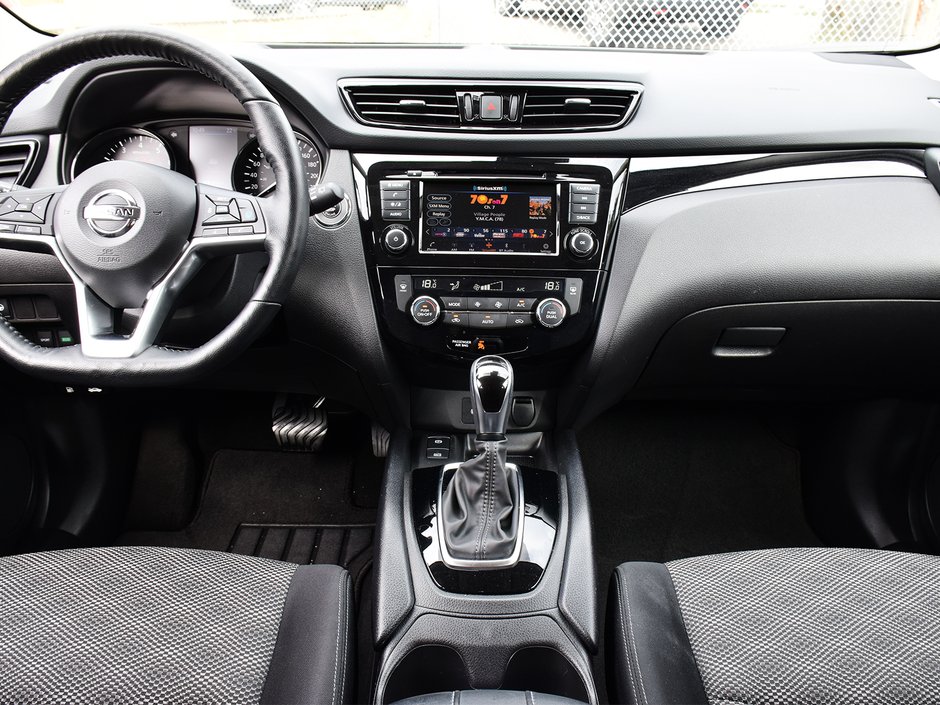 2021 Nissan Qashqai SV NISSAN CERTIFIED PRE OWNED-11