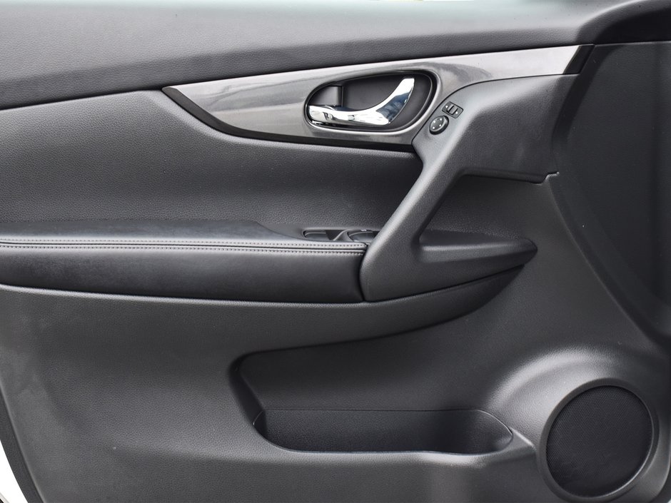 2018 Nissan Rogue S AWD MORREY CERTIFIED PRE OWNED-22