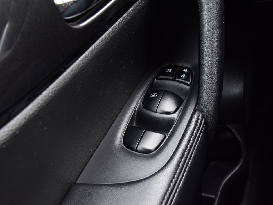 2018 Nissan Rogue S AWD MORREY CERTIFIED PRE OWNED-24