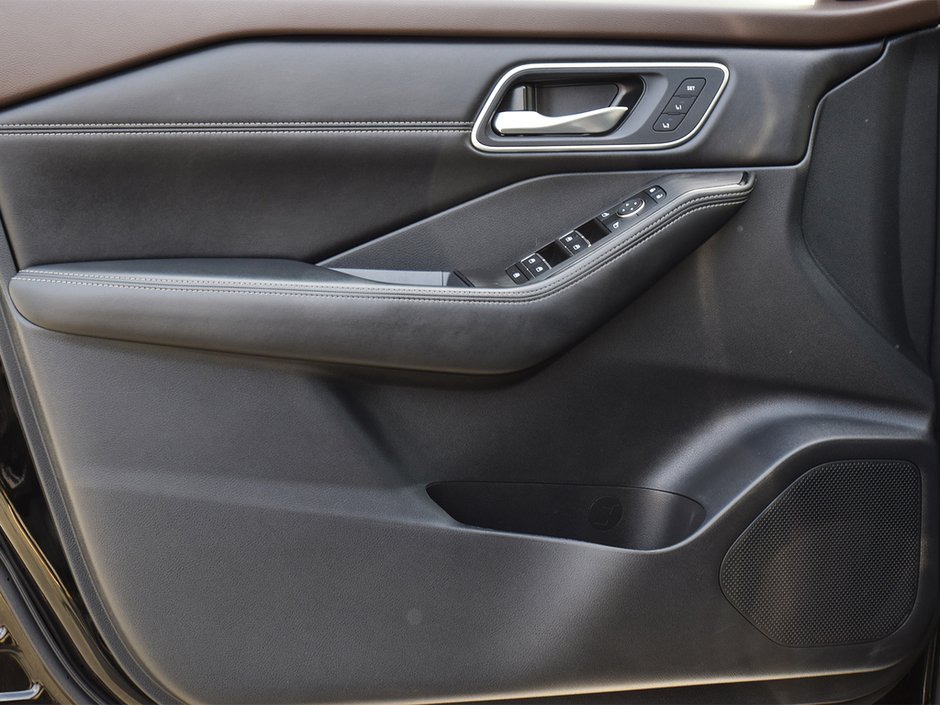 2023 Nissan Rogue PLATINUM AWD NISSAN CERTIFIED PRE-OWNED-26