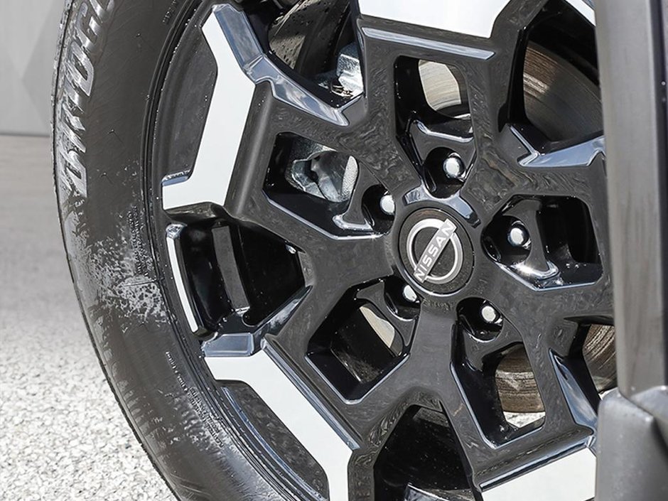 2025 Nissan Rogue MIDNIGHT EDITION-6