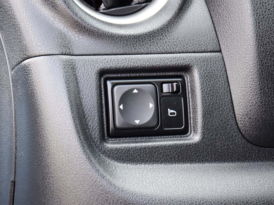 2014 Nissan Versa Note SL MORREY CERTIFIED PRE OWNED-15