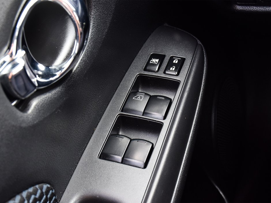 2014 Nissan Versa Note SL MORREY CERTIFIED PRE OWNED-23