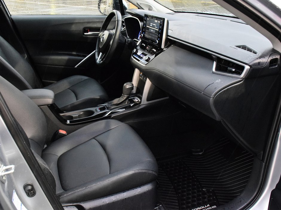 2022 Toyota Corolla Cross XLE AWD-9