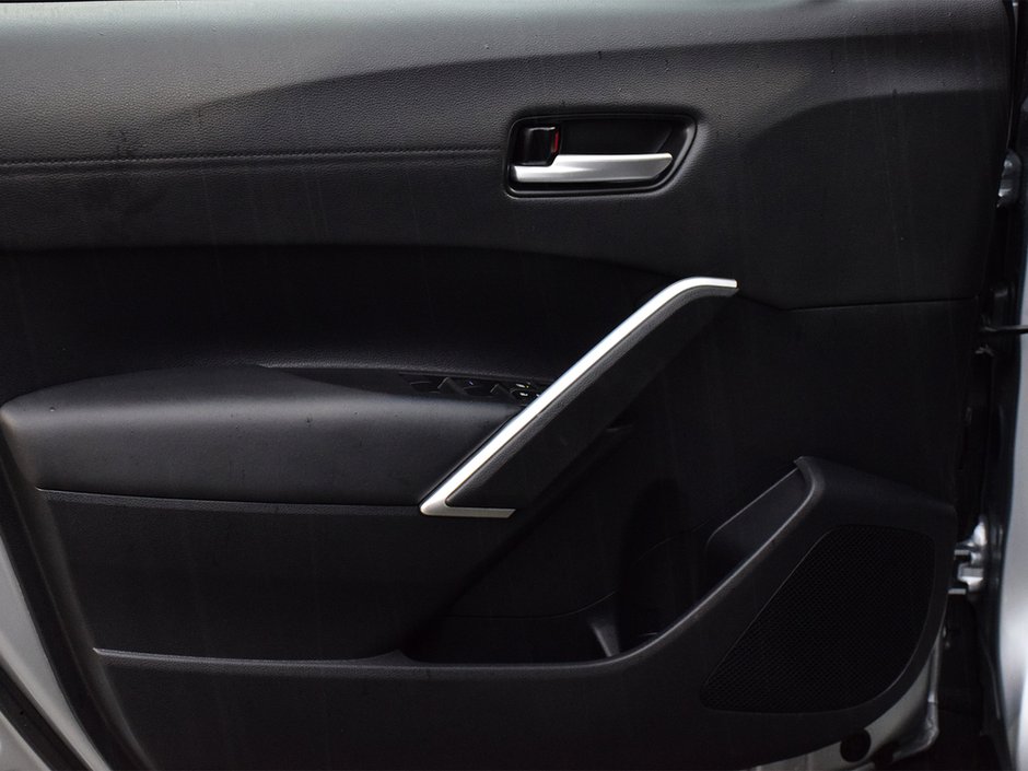 2022 Toyota Corolla Cross XLE AWD-23