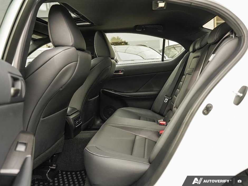 2022 Lexus IS 350 // F SPORT 3 AWD-23