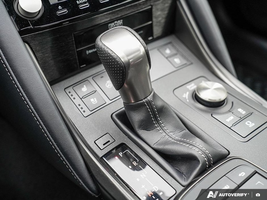 2022 Lexus IS 350 // F SPORT 3 AWD-18