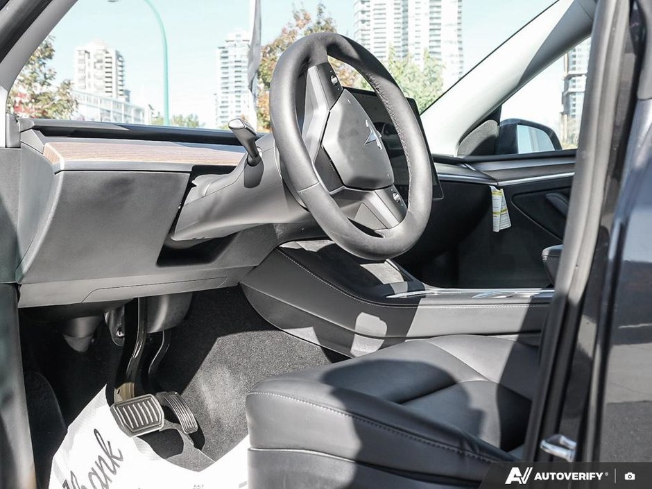 2024 Tesla Model Y Single Motor Standard Range-14