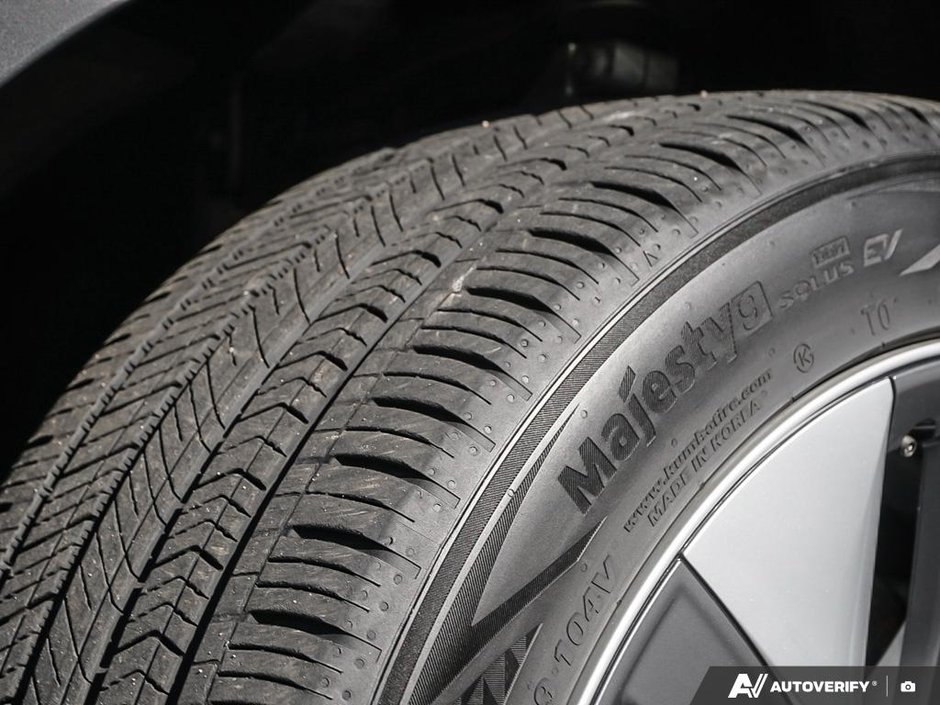 2024 Tesla Model Y Single Motor Standard Range-6