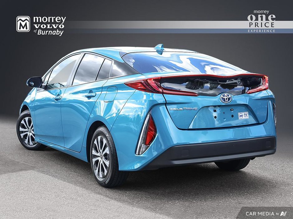 2022 Toyota PRIUS PRIME LE-3