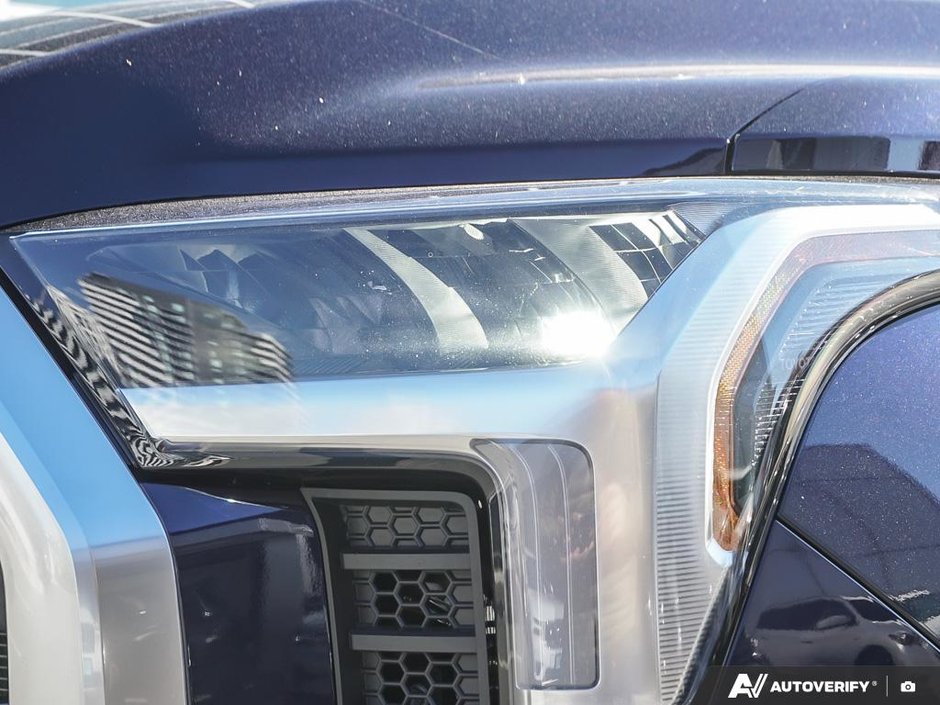 2022 Toyota Tundra Limited Hybrid | No Accidents-9