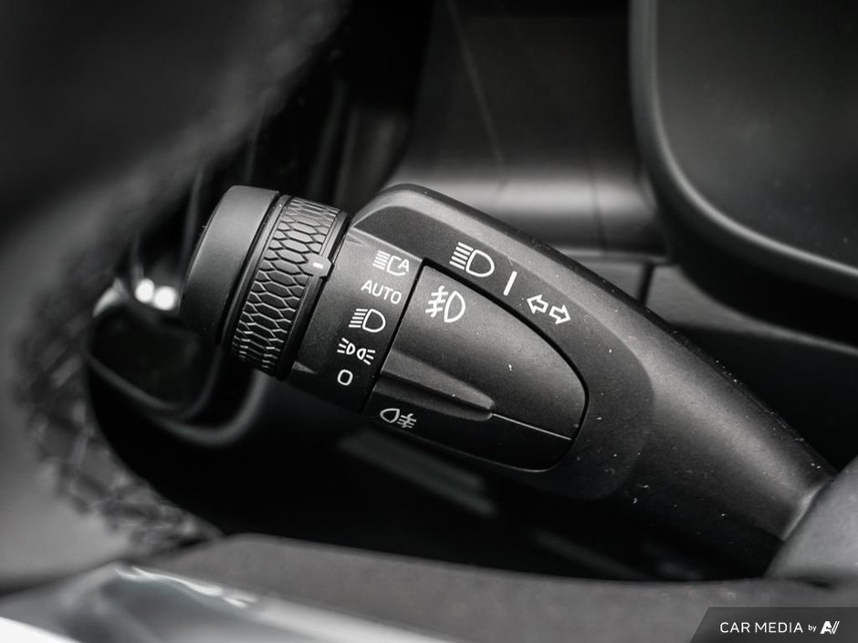 2025 Volvo EC40 TWIN Ultra Black Edition-17