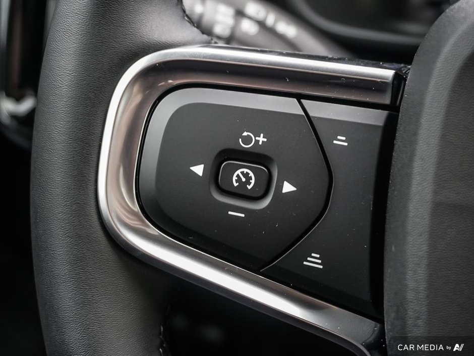 2025 Volvo EC40 TWIN Ultra Black Edition-18