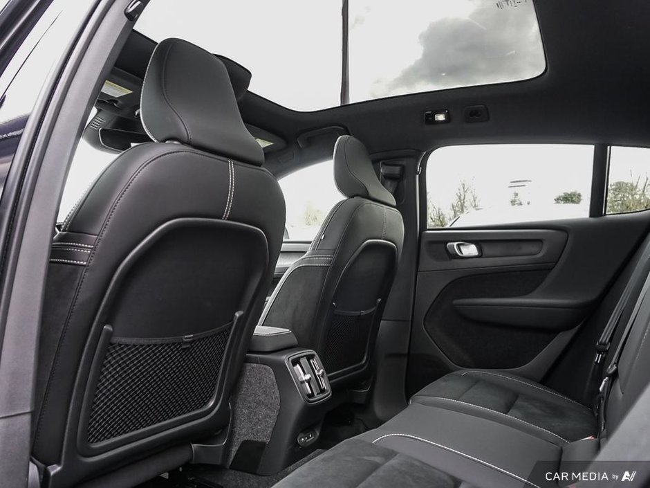 2025 Volvo EC40 TWIN Ultra Black Edition-12