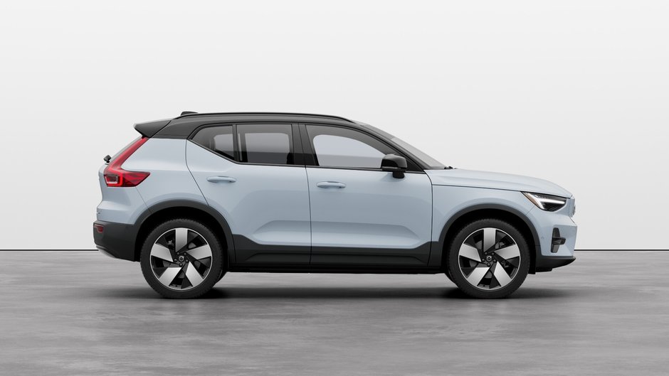 2025 Volvo EX40 Twin Motor AWD Ultra-4