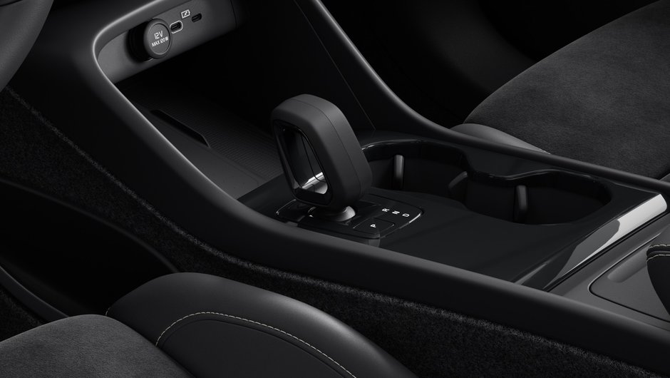 2025 Volvo EX40 Ultra-8