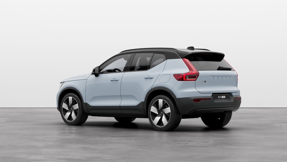 2025 Volvo EX40 Ultra-1