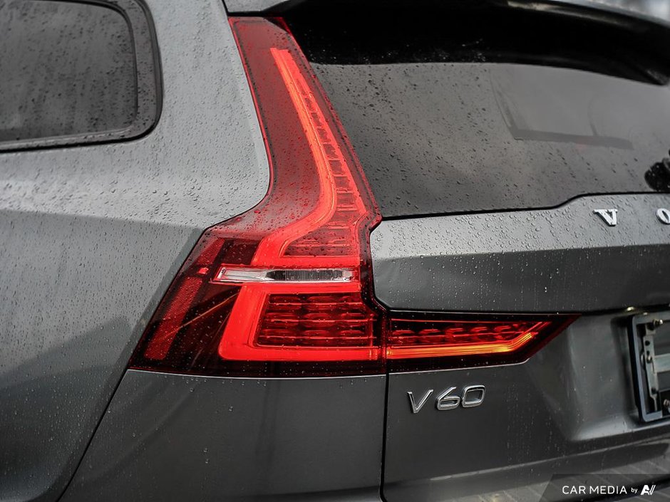 2020 Volvo V60 Cross Country LOW KMS + NO ACCIDENTS-11