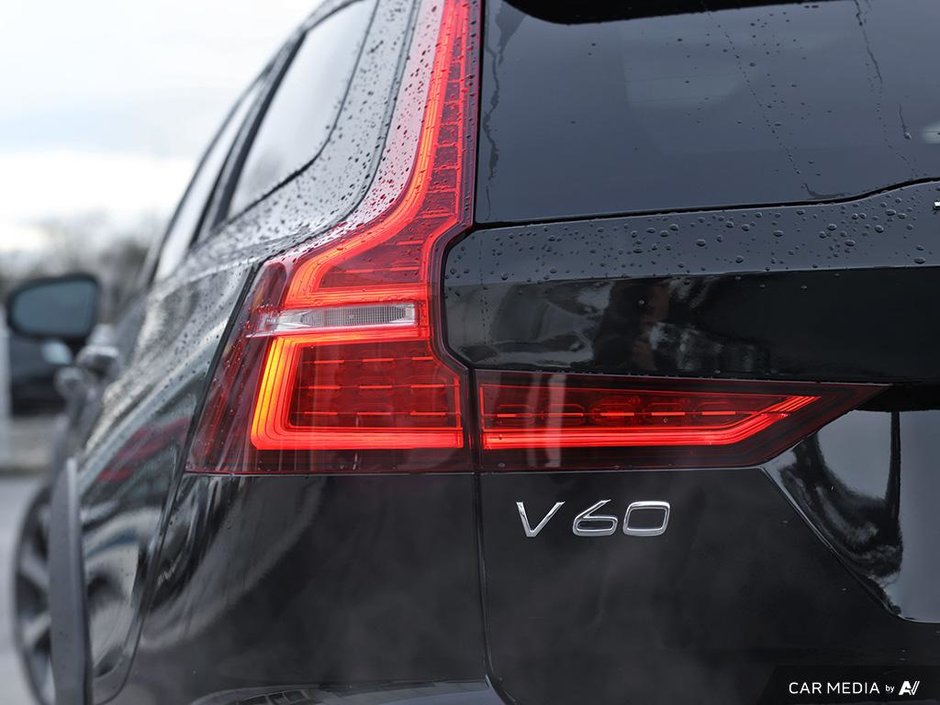 2024 Volvo V60 Cross Country ULTIMATE + NO ACCIDENTS-11