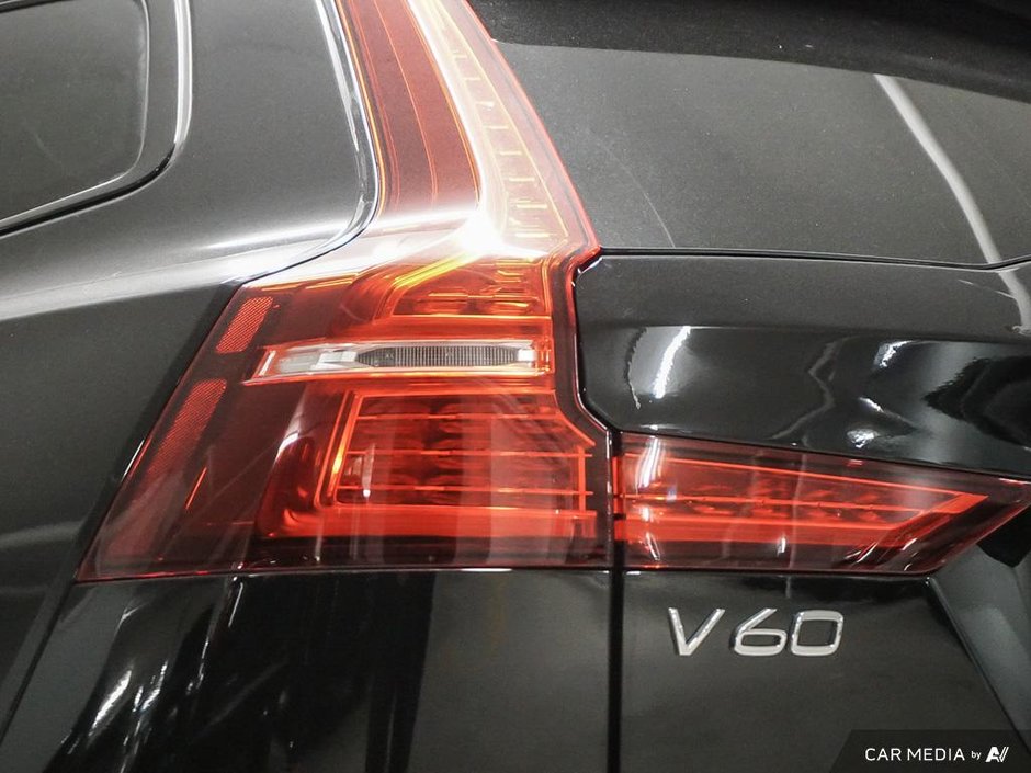 2025 Volvo V60 Cross Country Ultra-10