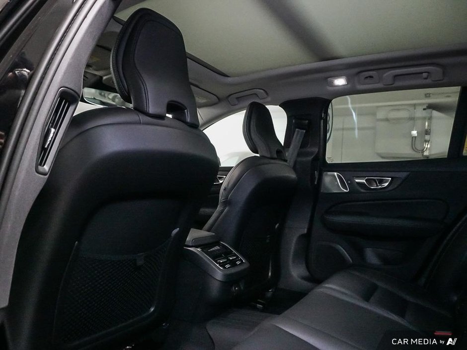 2025 Volvo V60 Cross Country Ultra-12