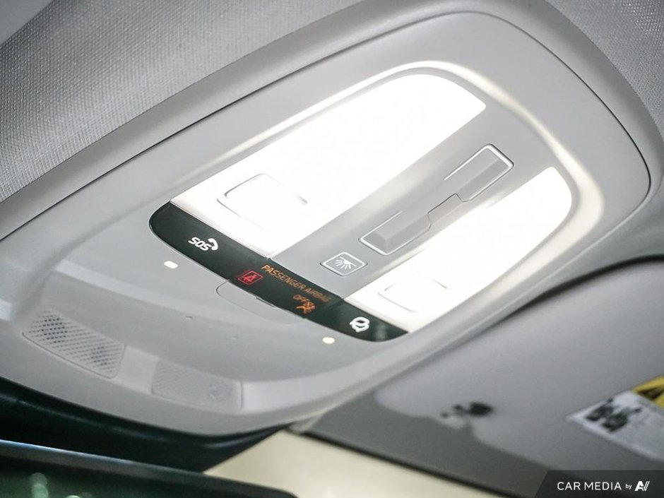 2025 Volvo V60 Cross Country Ultra-23