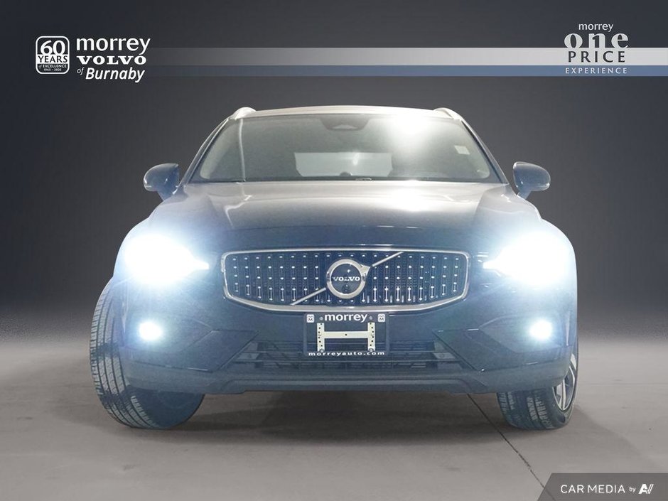 2025 Volvo V60 Cross Country Ultra-1