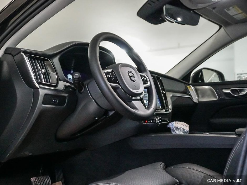 2025 Volvo V60 Cross Country Ultra-14