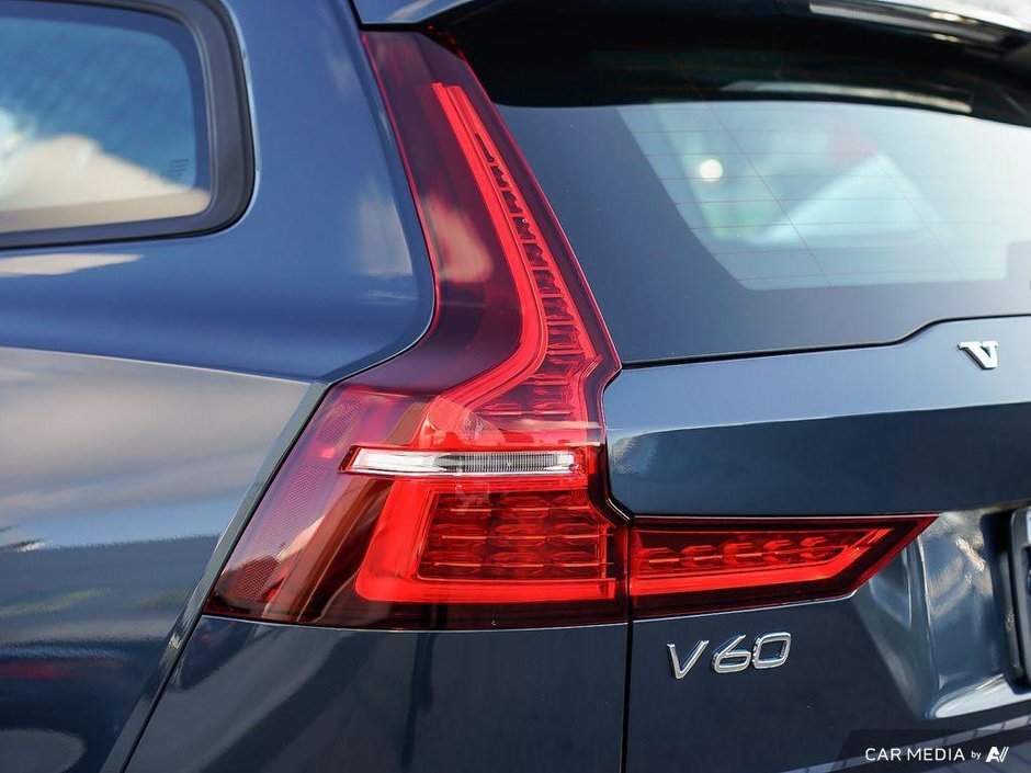 2021 Volvo V60 T6 AWD MOMENTUM + PREMIUM + CLIMATE-11